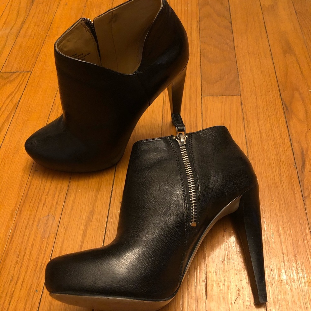 Nine West Zipper Heel